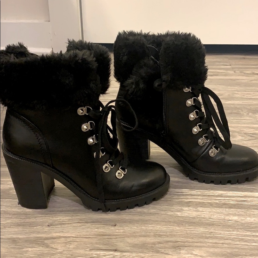 Guess boots